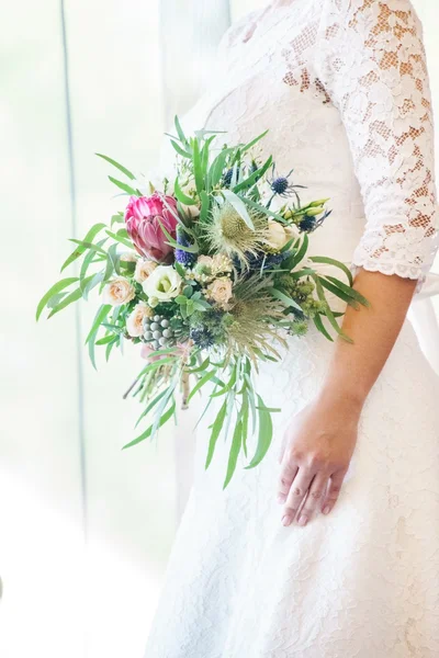 Verloofde bedrijf bruids boeket — Stockfoto