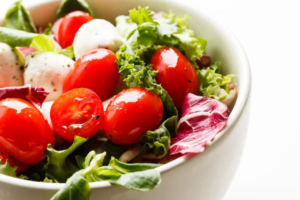 Salade italienne aux tomates et fromage — Photo