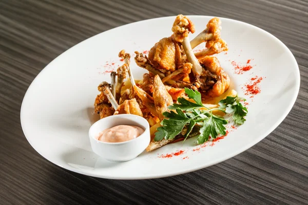 Leckeres gebratenes Hühnchen — Stockfoto