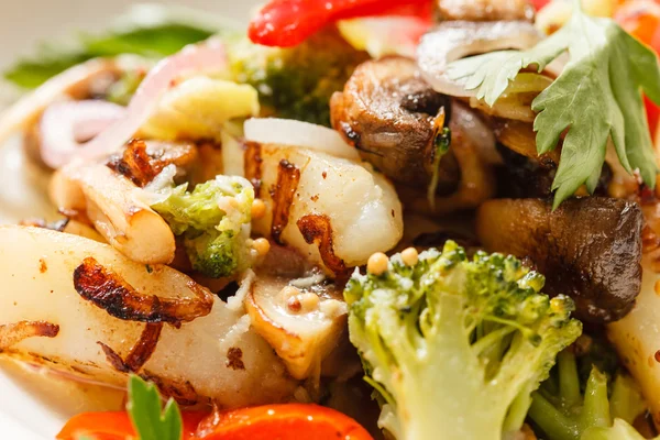 Roasted vegetables on plate — Stock Photo, Image