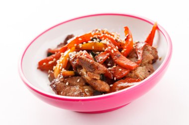 Sebze ile lezzetli sığır eti