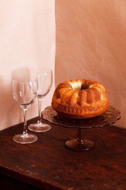 Mermer Kek gözlüklü