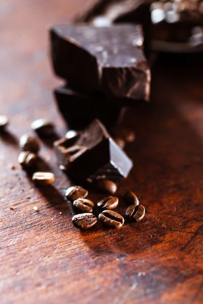 Coffee beans and chocolate — Stock Photo, Image