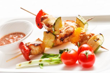 Sebzeli saptırılmış tavuk