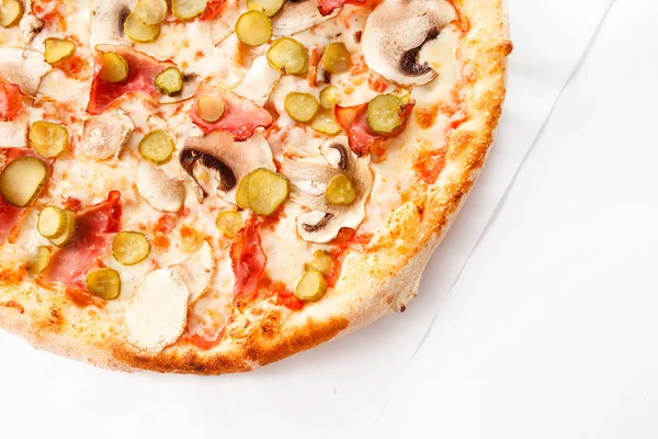 Leckere Pizza gebacken — Stockfoto