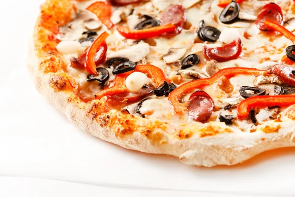 Tasty pizza with meat and vegetables — Stock Photo, Image