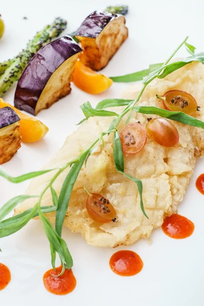 Calamari fritto con verdure — Foto Stock