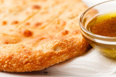 zeytinyağı ile ekmek