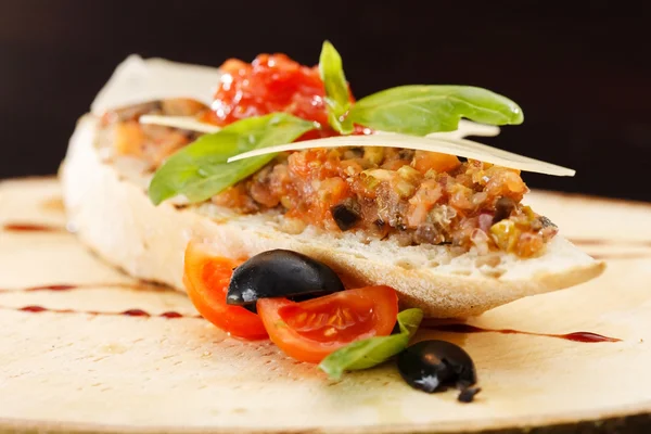 Bruschetta antipasto con pomodoro — Foto Stock