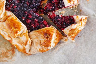 pişmiş berry Galette'ye