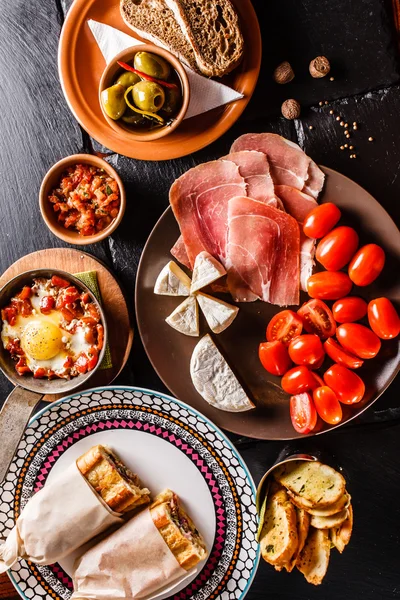 Cena española en la mesa — Foto de Stock