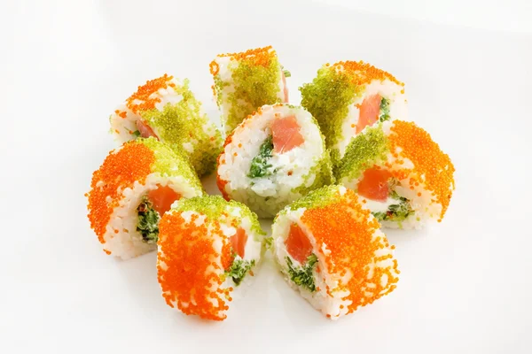 Sabrosos rollos de sushi en blanco — Foto de Stock