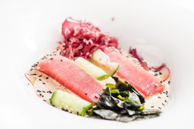 plaka üzerinde lezzetli yemekler