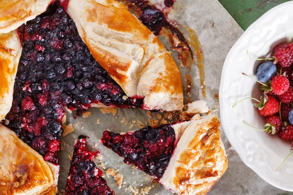 Bakade berry galette — Stockfoto