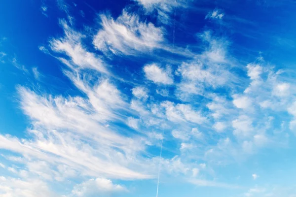 雲のある素敵な青空 — ストック写真