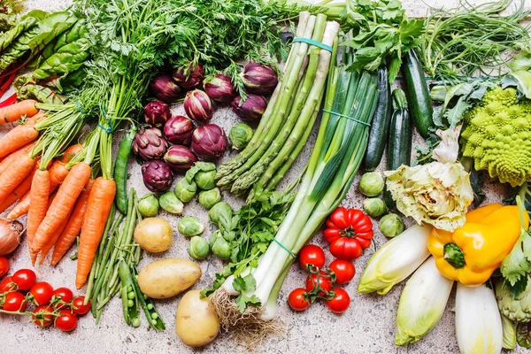 Varias verduras frescas maduras —  Fotos de Stock