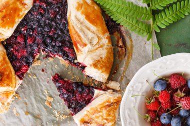 pişmiş berry Galette'ye