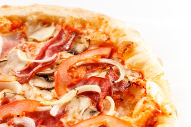 Pizza pastırma ve domates
