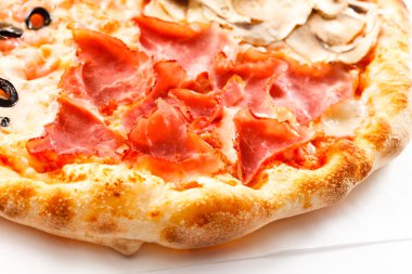 lezzetli pizza jambon ile