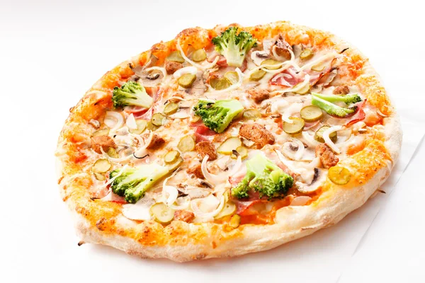 Pizza au jambon et brocoli — Photo