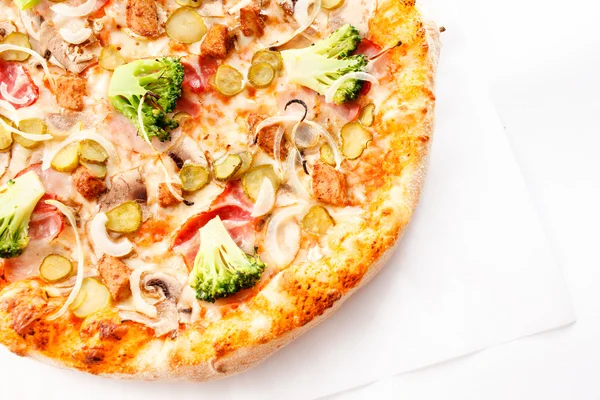 Pizza Ecetes uborka és brokkoli — Stock Fotó