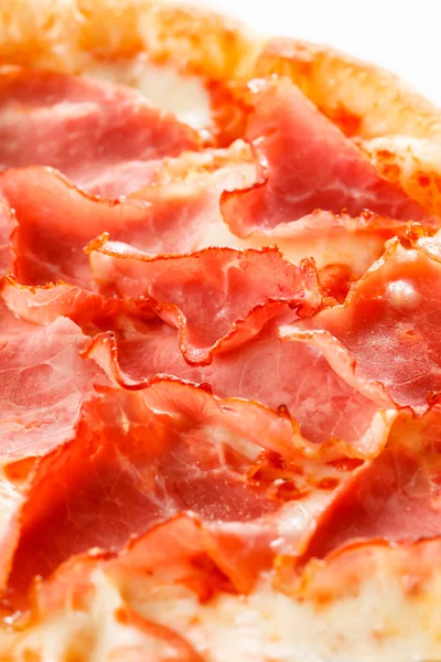 Smakelijke pizza met ham — Stockfoto