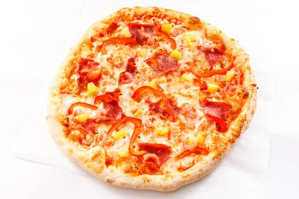 Πίτσα με φέτες ζαμπόν και ανανάς — Φωτογραφία Αρχείου