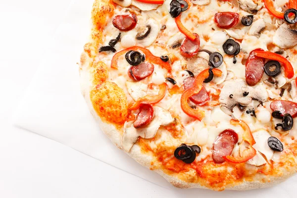 Smaczne pizza z pieczarkami — Zdjęcie stockowe