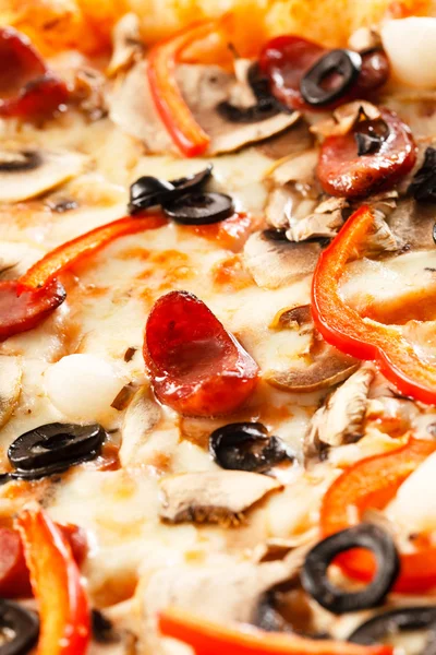 Ízletes pizza gombával — Stock Fotó