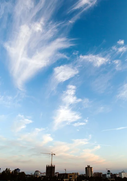 Bonito cielo azul con nubes —  Fotos de Stock