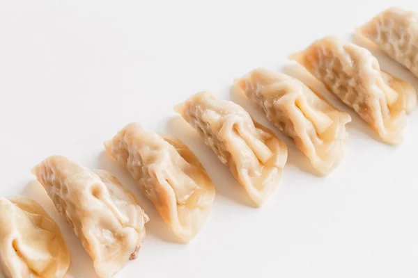 Row of Chinese dumplings — Stock Photo, Image