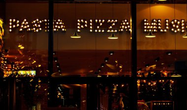 Pizza neon ışıkları