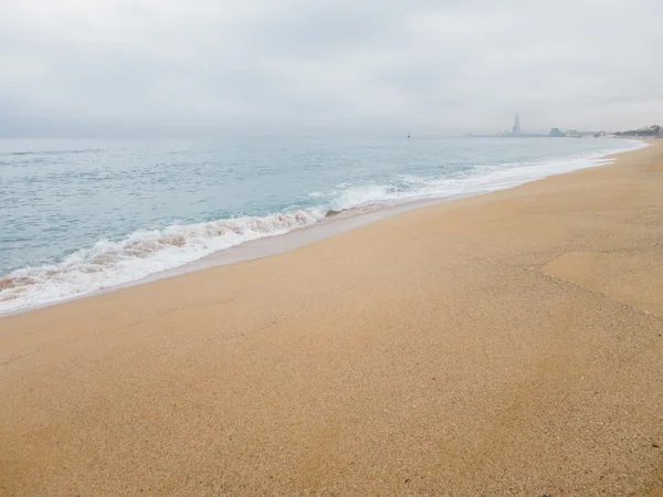 Piaszczysta plaża na Morzu Śródziemnym — Zdjęcie stockowe