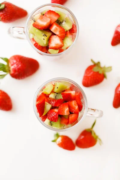 Ensalada de frutas en vasos — Foto de Stock