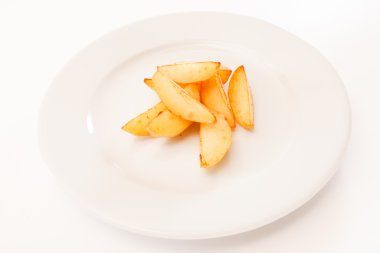 plaka üzerinde kavrulmuş patates