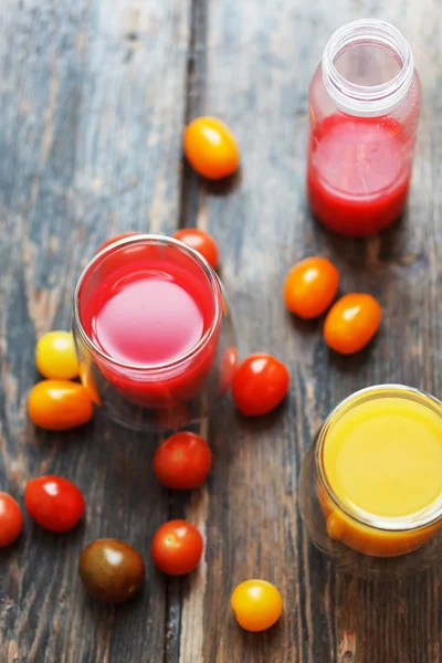 Świeży sok pomidorowy — Zdjęcie stockowe