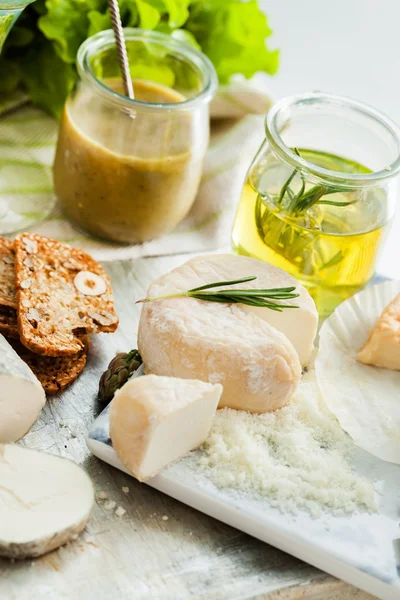 Assorted Cheese Plate — Stock Photo, Image