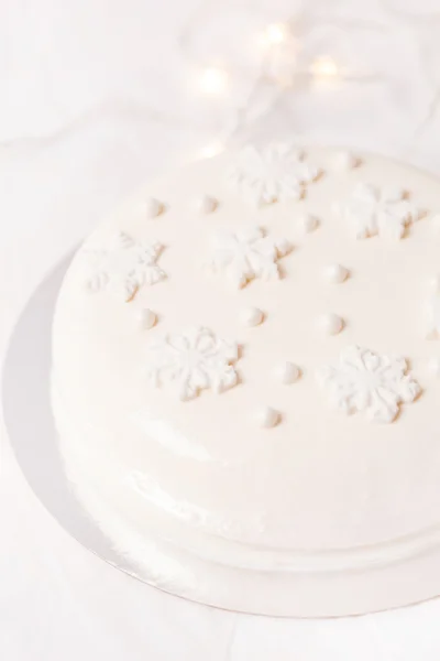 White Christmas cake — Stockfoto