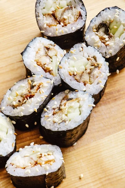 Saborosos rolos de sushi — Fotografia de Stock