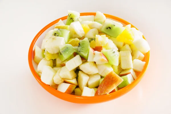 Salade de fruits dans une assiette — Photo