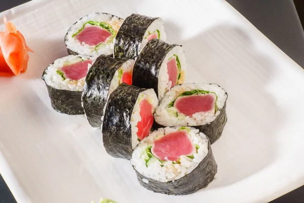 Rouleaux de sushi au gingembre — Photo
