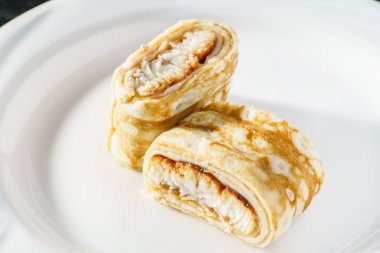 lezzetli suşi plaka üzerinde