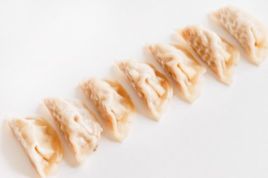 Beyaz üzerine Çin böreği