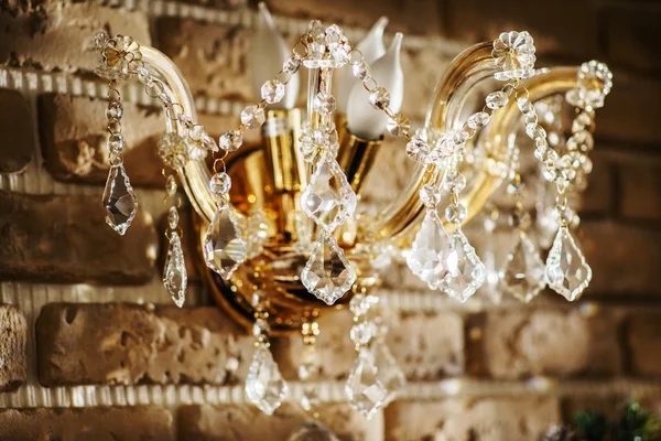 Hermosa lámpara de araña de cristal — Foto de Stock