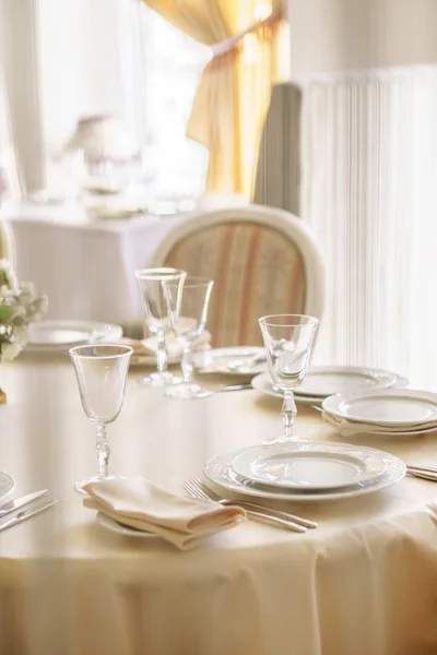 Cenário de mesa para banquete em restaurante — Fotografia de Stock