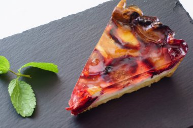 Avusturya kuru üzümlü kek