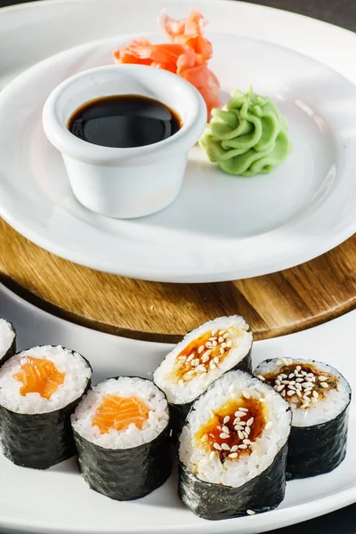 Asiatisches Sushi-Set — Stockfoto