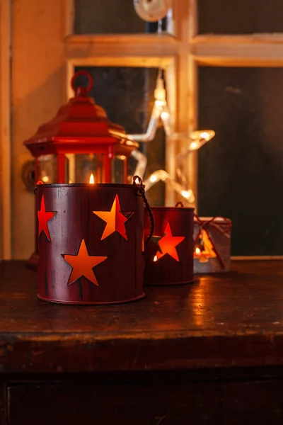 Vánoční svítící lucerny s hvězdou — Stock fotografie
