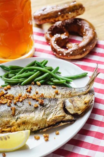 Roasted mackerel on plate — Stock Photo, Image