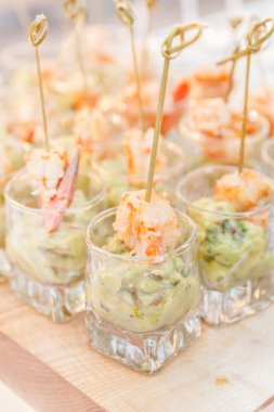 Konuklar gözlük için gıda catering
